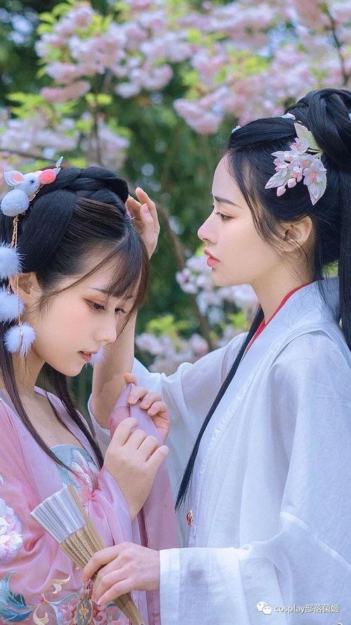 游园惊梦汉服吃瓜